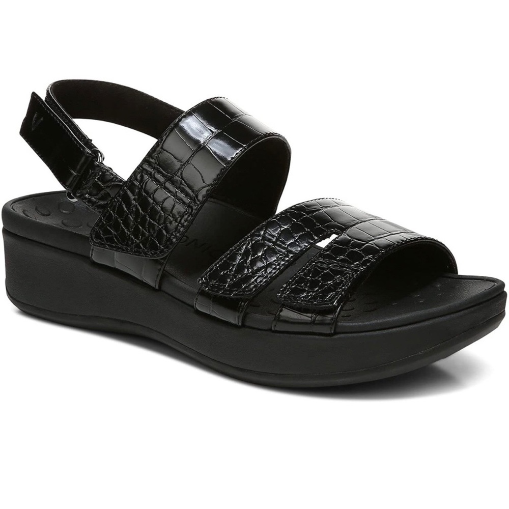 Never worn black patent Vionic Pacific Roma - Orthopedic support